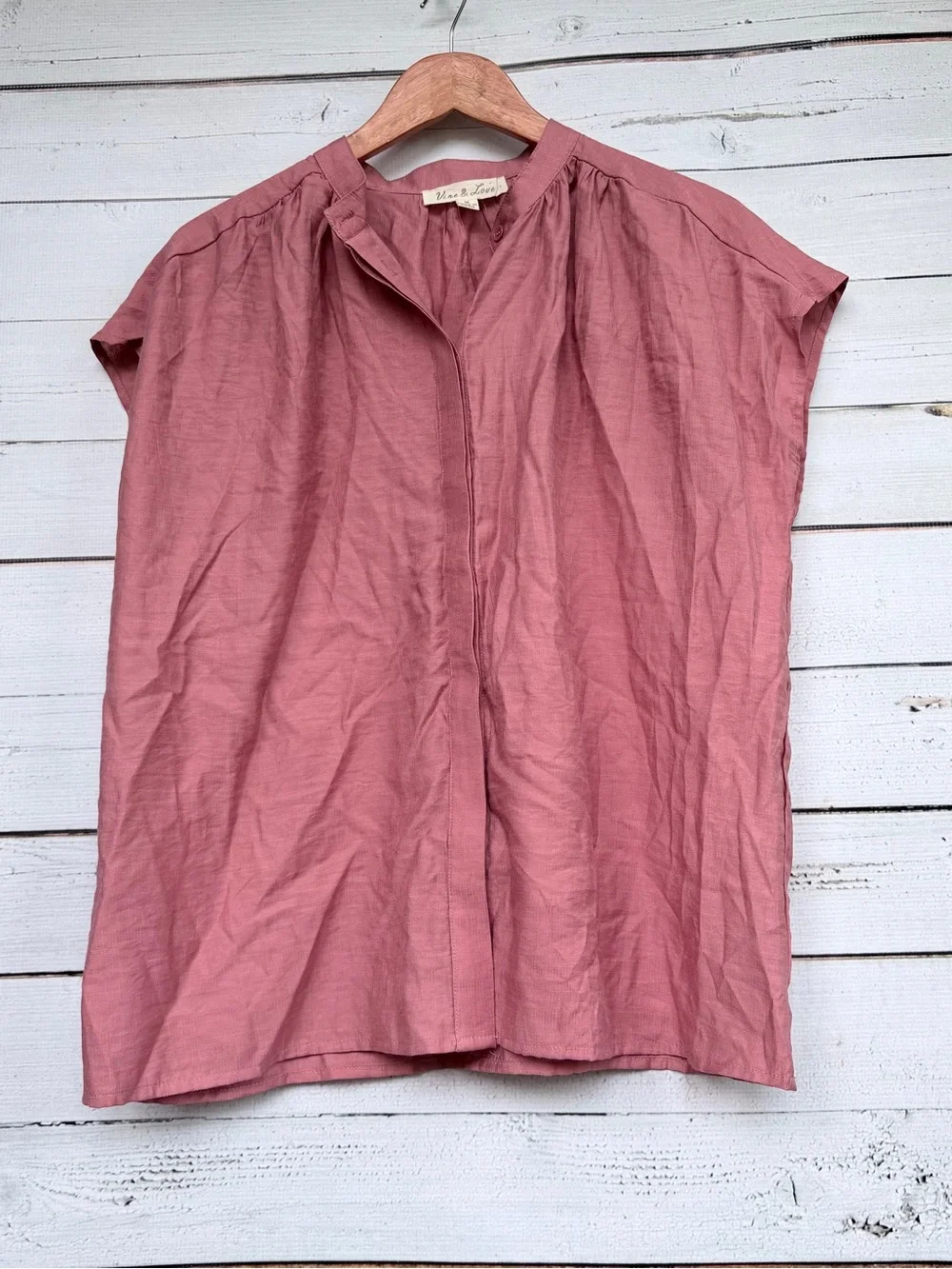 Vine & Love Rose Mauve Cap Sleeve Hidden Button Front Blouse - Size Medium - Picture 3 of 4